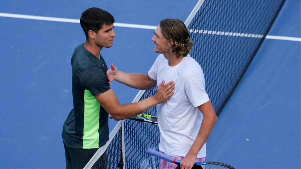 Alcaraz tira de esfuerzo para ganar a Purcell y avanza a las semifinales de Cincinnati