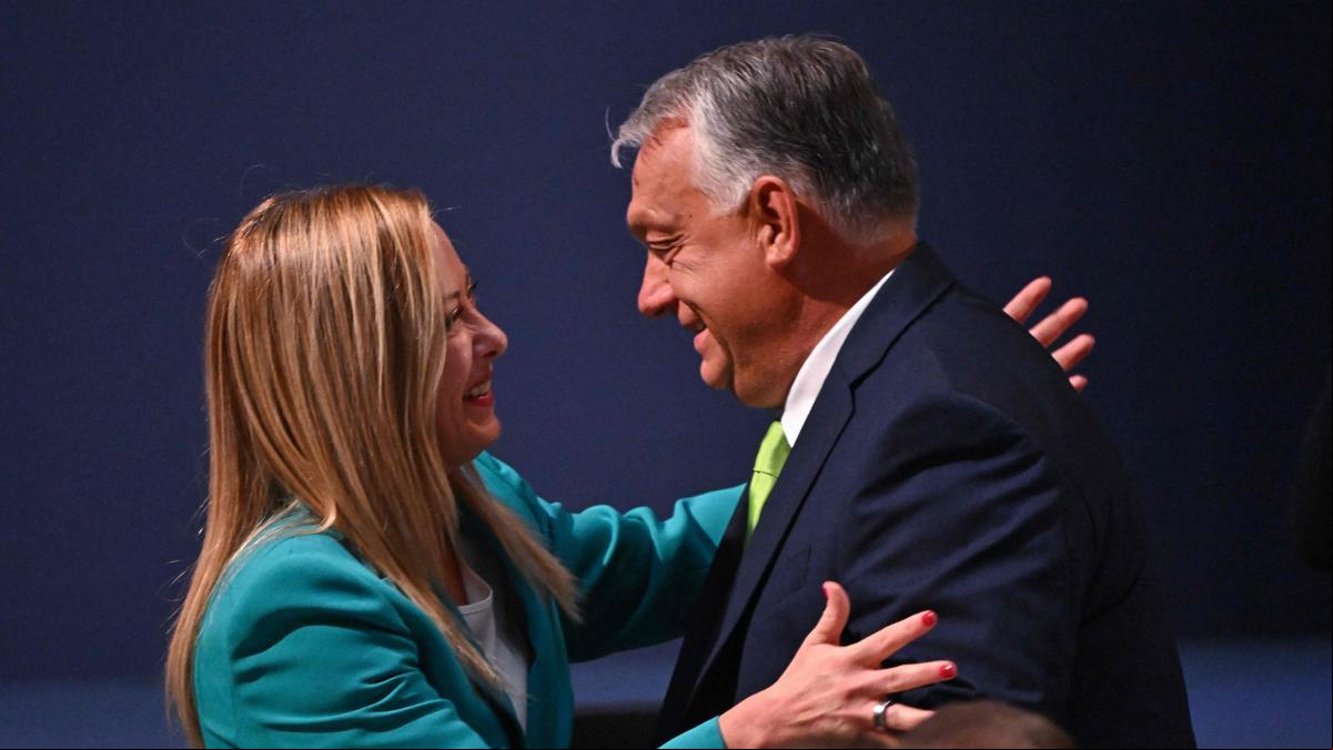 Orbán y Meloni quieren más bebés y menos inmigrantes