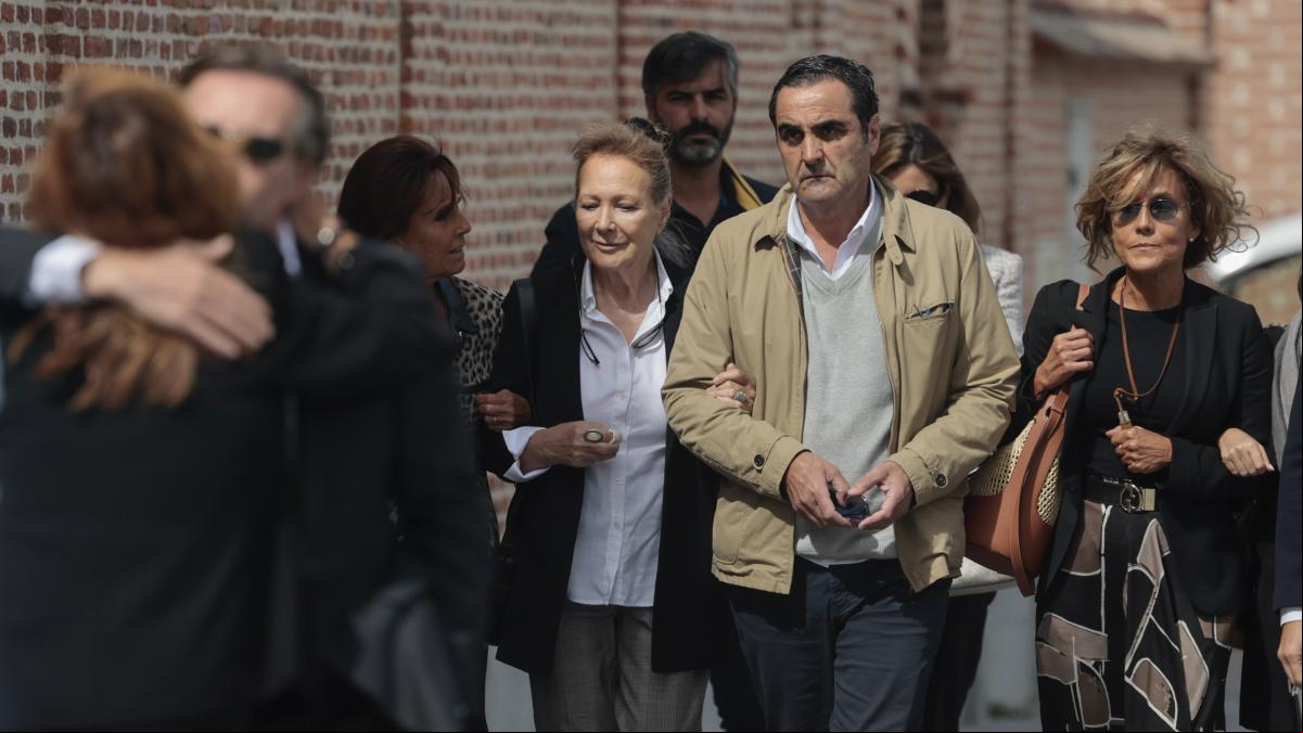 El mundo del periodismo, del deporte y la política despiden al disfrutón Pepe Domingo Castaño
