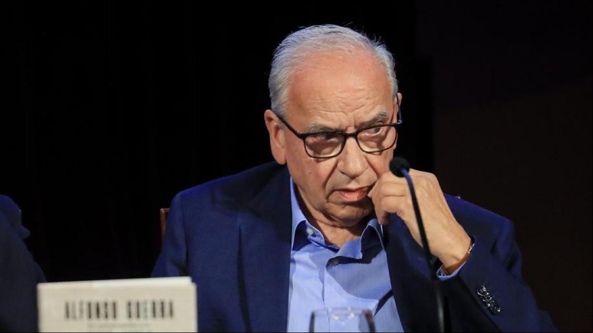 Alfonso Guerra, sobre Yolanda Díaz: Le habrá dado tiempo entre una peluquería y otra