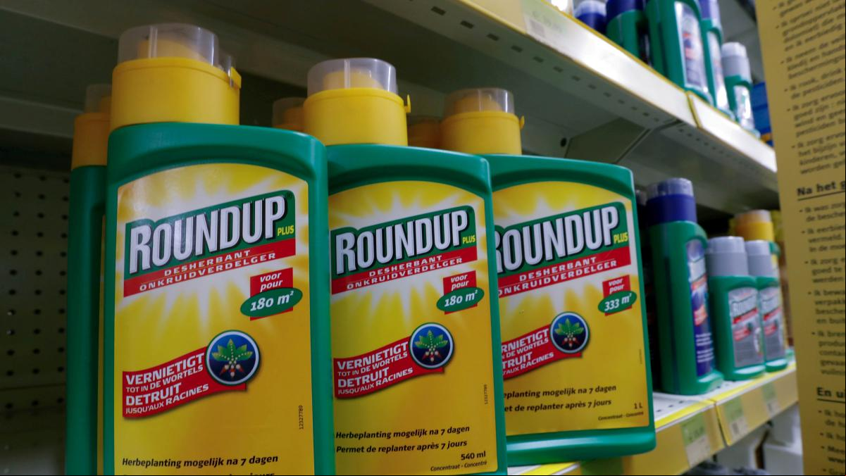 Francia y Alemania bloquean la prórroga para comercializar el polémico herbicida glifosato