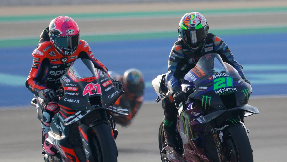 Aleix Espargaró pierde los papeles y asesta una colleja a Morbidelli