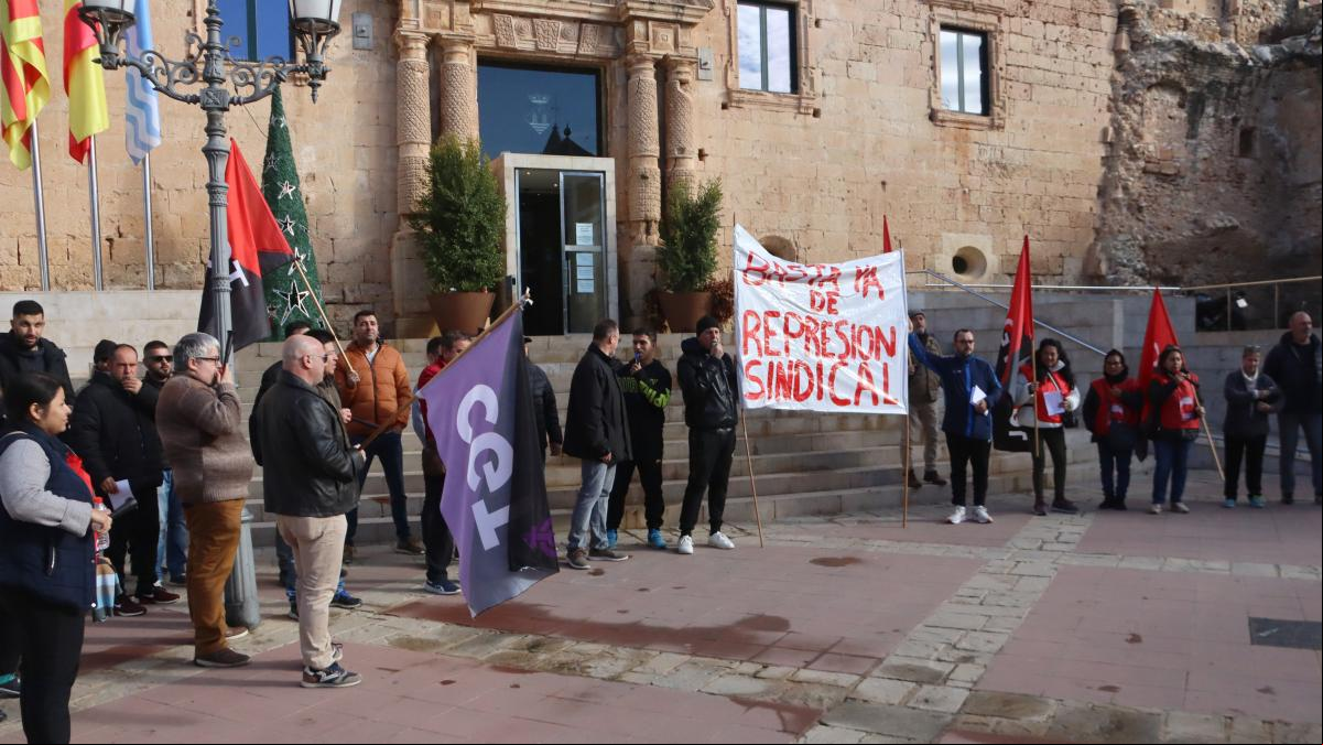 Trabajadores del servicio de recogida de basura de Torredembarra reclaman mejoras laborales