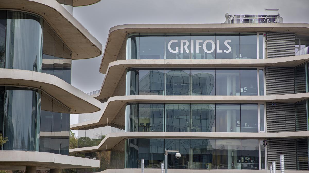 La CNMV analiza la relación de Grifols con el holding familiar Scranton