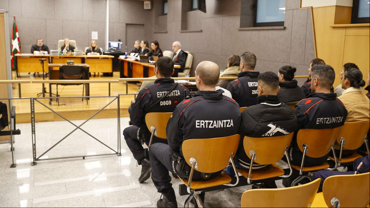 La madre del joven postrado en una cama tras una paliza grupal: ¿Por qué le habéis hecho esto?