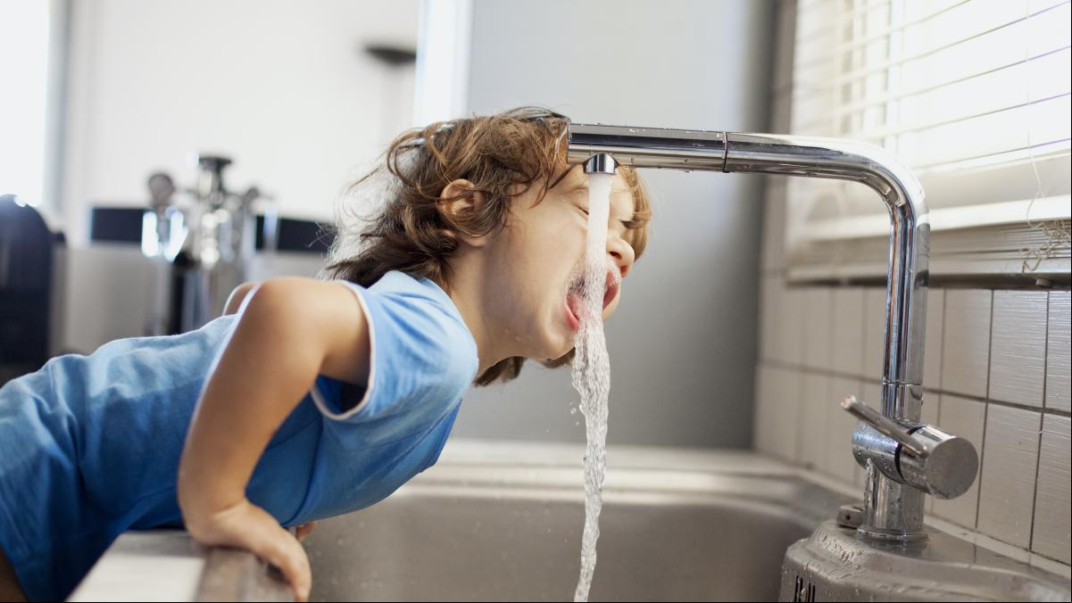 La bajada de presión del agua: cuándo empezará, en qué municipios se hará y cómo afectará