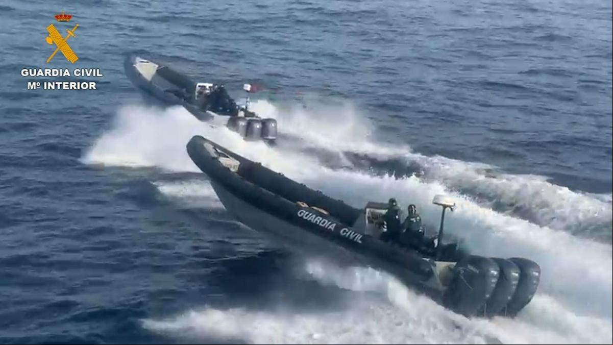 Un muerto al colisionar su narcolancha con la costa de Sanlúcar en una persecución policial