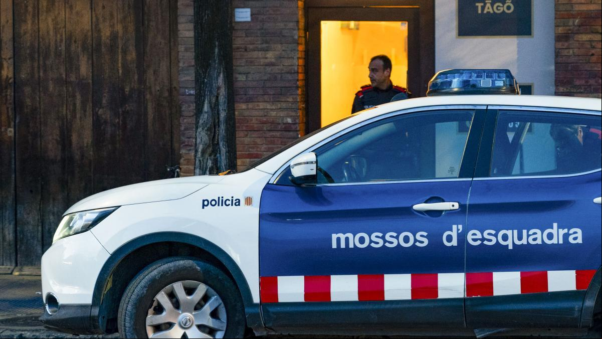 Los Mossos investigan el hallazgo de un cadáver medio desnudo en El Vendrell