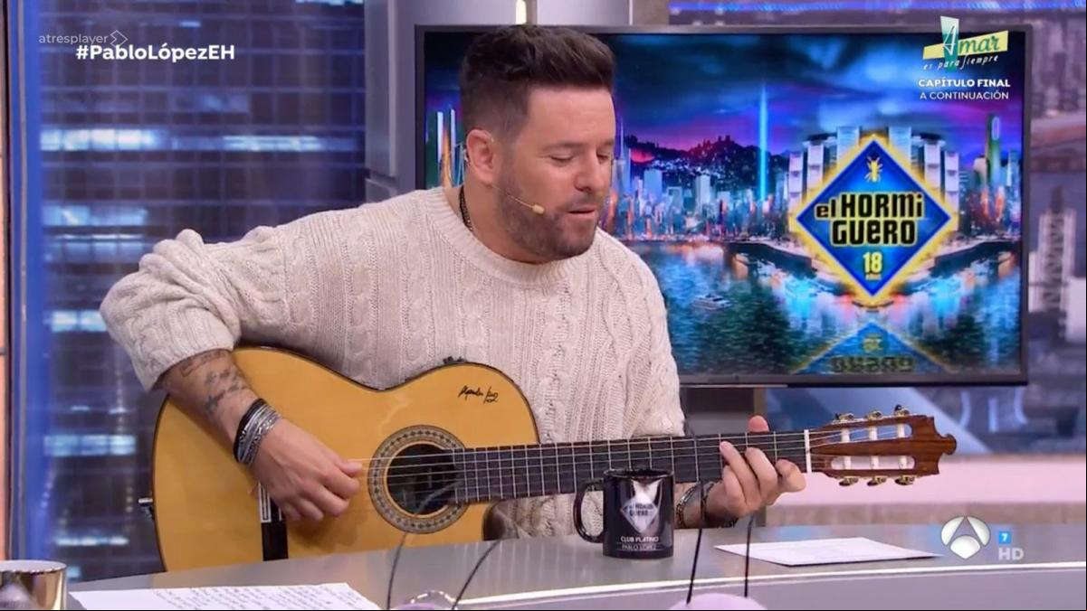 La alocada noche de Pablo López en El Hormiguero: de soñar con Freddie Mercury de cartón a cantarle a Jorge Salvador