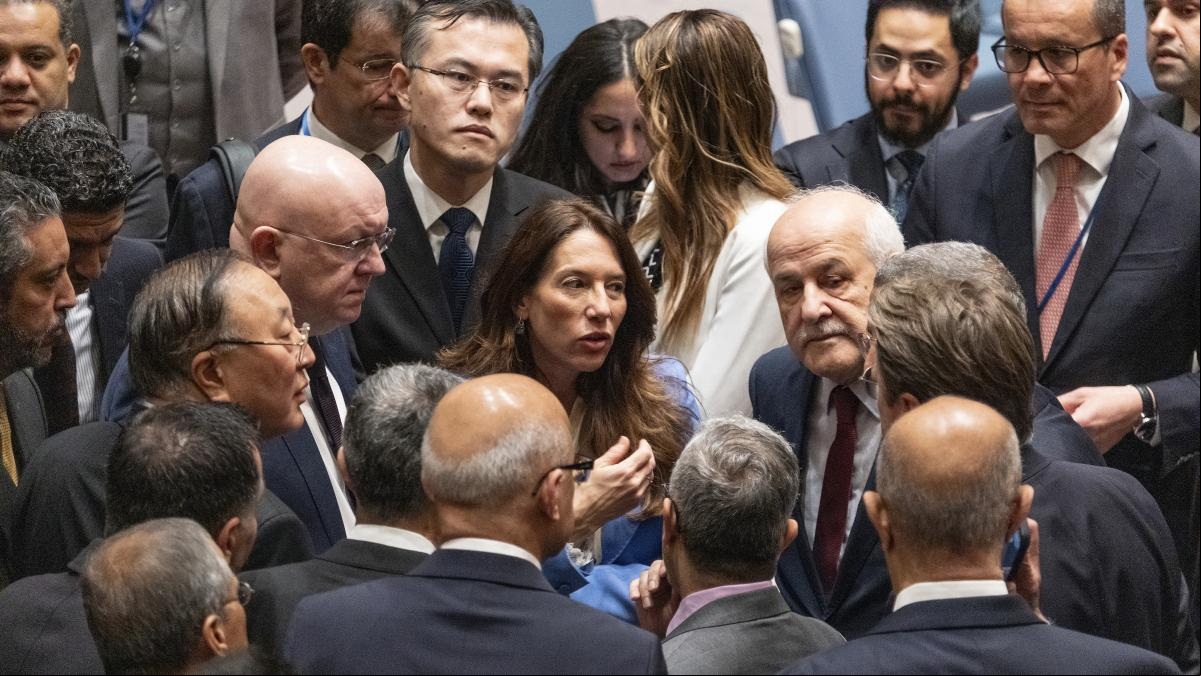 Israel se queda solo tras aprobar la ONU una petición de alto el fuego