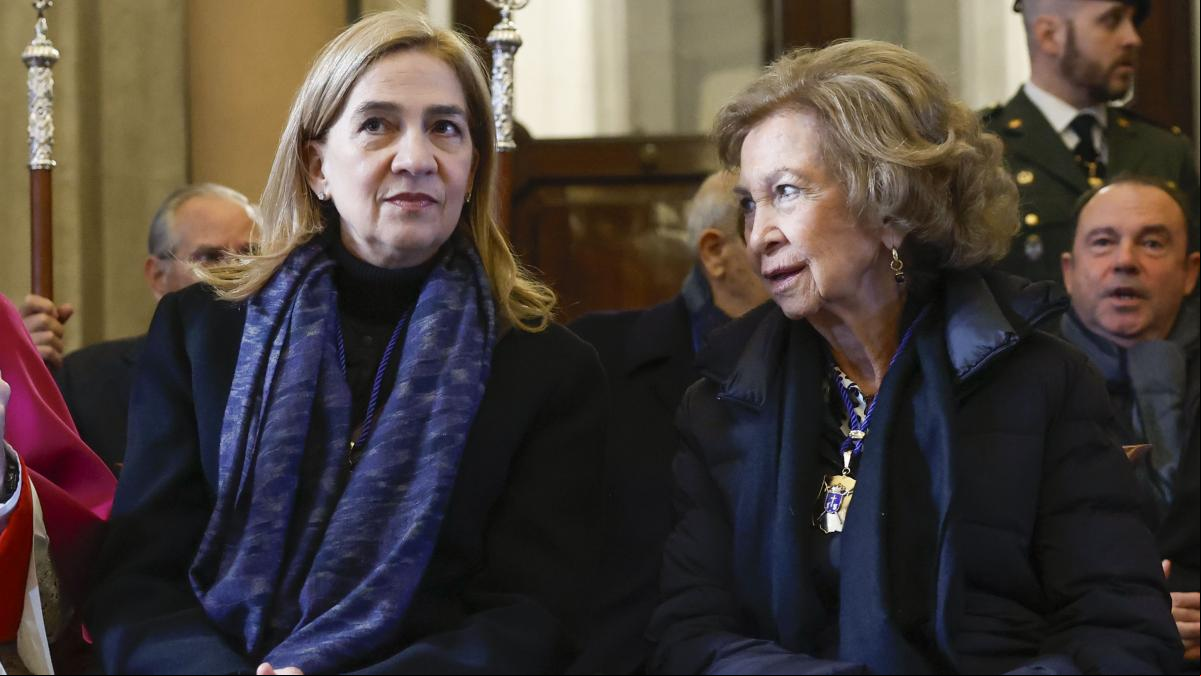 La infanta Cristina vuelve al Palacio Real de la mano de la reina Sofía