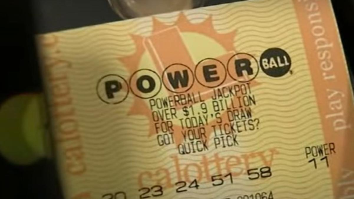 Ganó más de un millón de libras en la lotería con 16 años y ahora pide al gobierno que suba el límite de edad para jugar después de perderlo todo