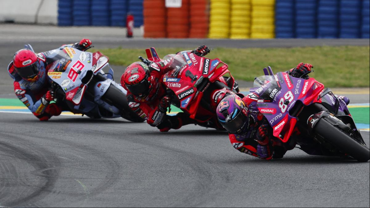 Martín se impone en un final de película a Marc Márquez (otra vez brutal, de 13.º a 2.º) y a Bagnaia