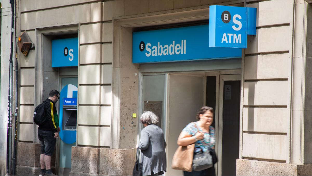 ERC insta al Gobierno a posicionarse en contra de la opa sobre el Sabadell en el Congreso