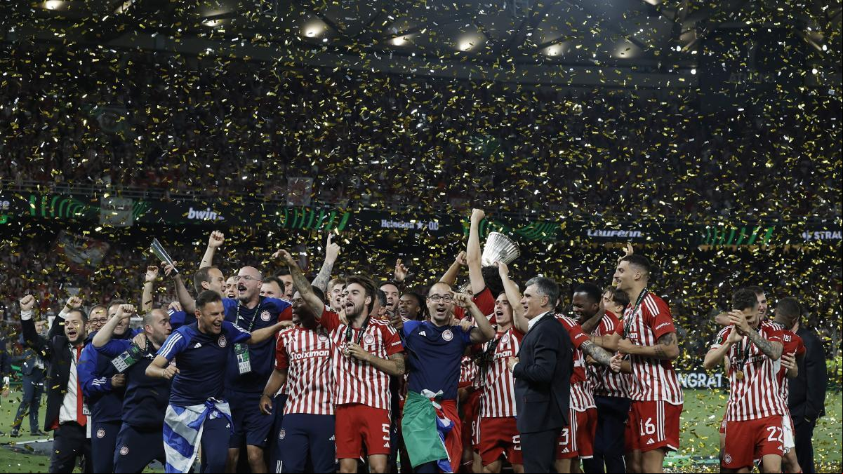 El Olympiacos de Mendilibar gana su primer título europeo tras conquistar la Conference League