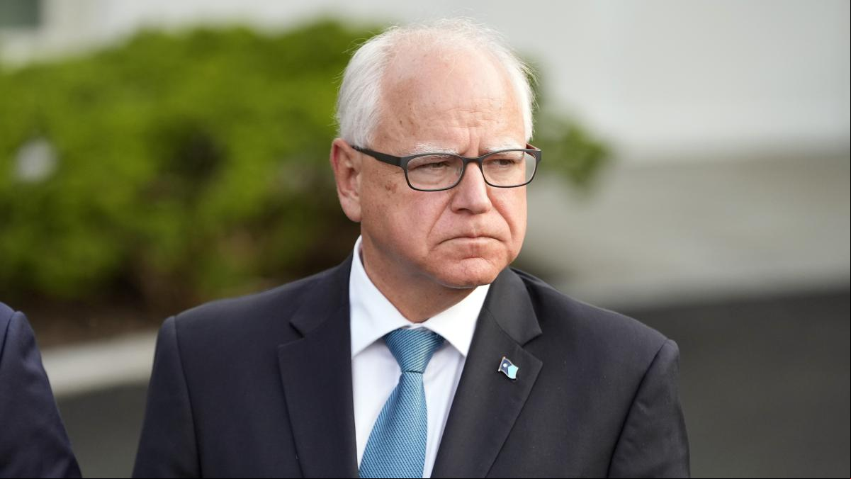 Kamala Harris escoge a Tim Walz como su candidato a vicepresidente