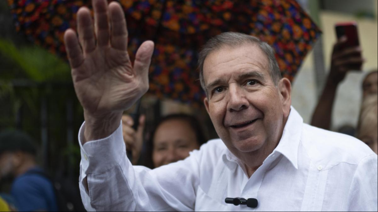 El líder venezolano Edmundo González llega a España tras garantizarle el asilo político