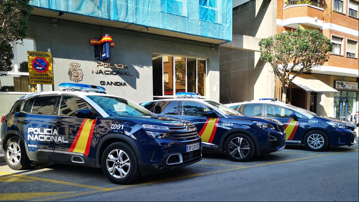 Persecución de película: un delincuente intenta matar a 4 policías y destroza 15 coches