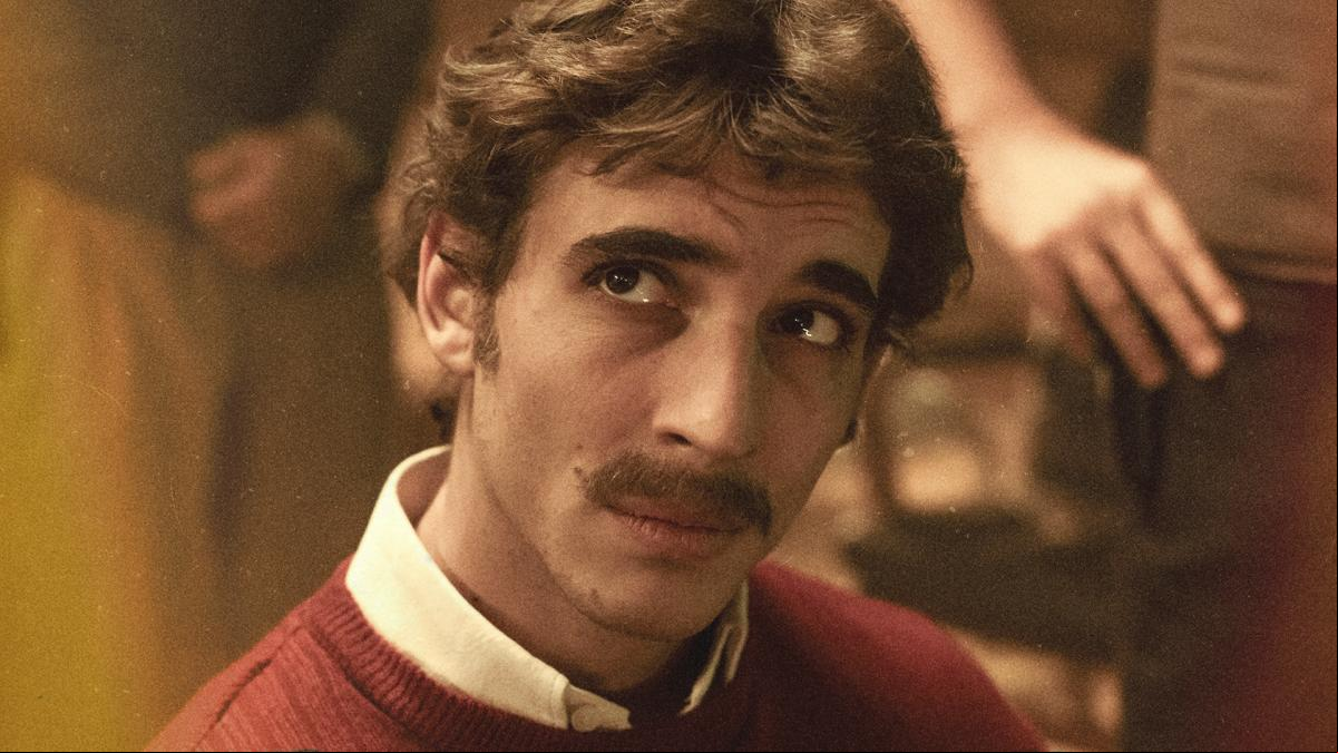 Netflix estrena Asalto al Banco Central, la serie protagonizada por Miguel Herrán que recrea el mítico atraco a la sede bancaria de Barcelona