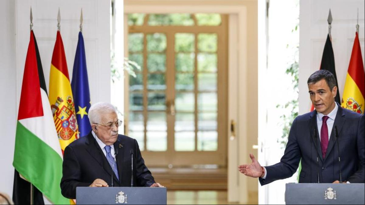 Sánchez y Abas coinciden en celebrar en Madrid una cumbre por la paz en Oriente Próximo como la de 1991