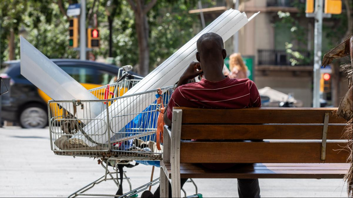 La Generalitat eleva a 190.000 el número de personas en situación istrativa irregular