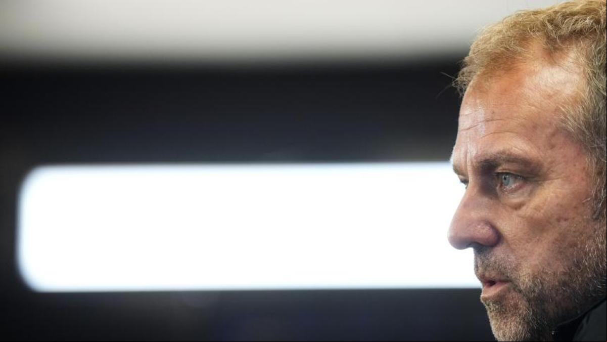 Flick: “De momento está muy bien ser entrenador del Barça”