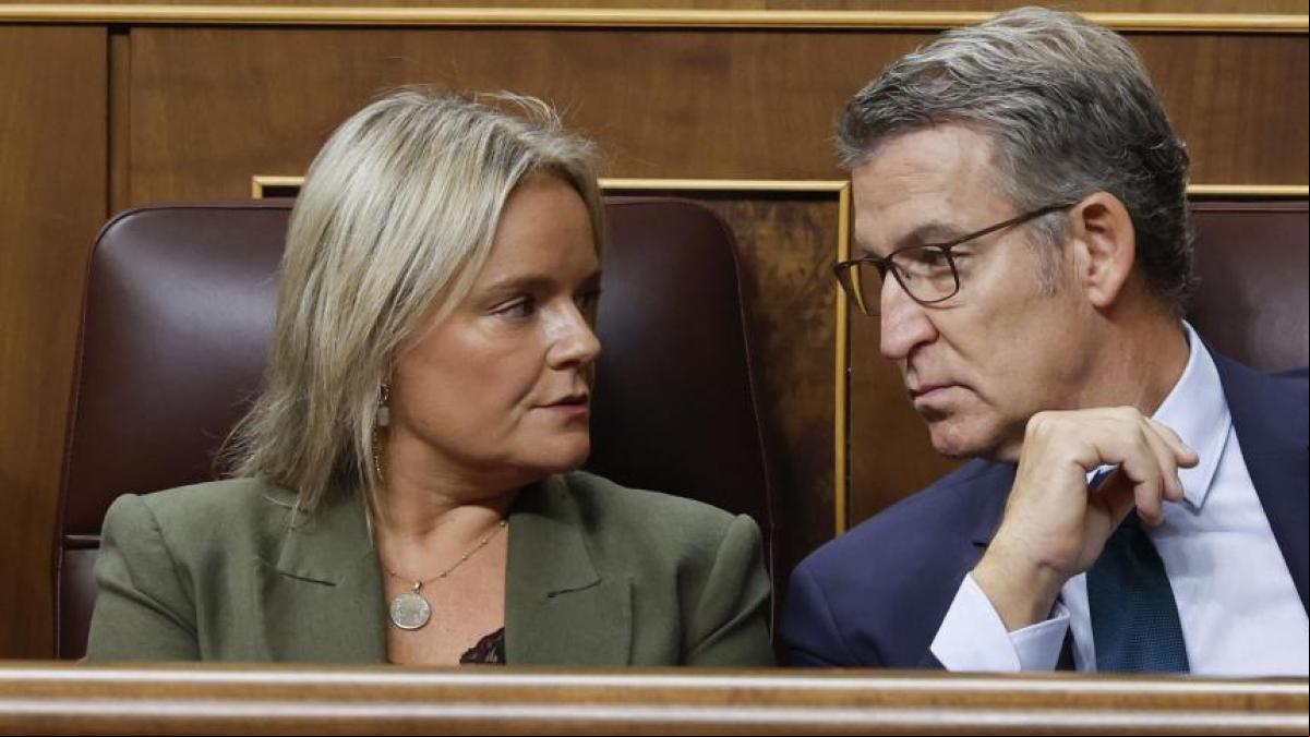 El PP interrumpe el discurso de Sánchez con una ovación a Marimar Blanco a la entrada al hemiciclo
