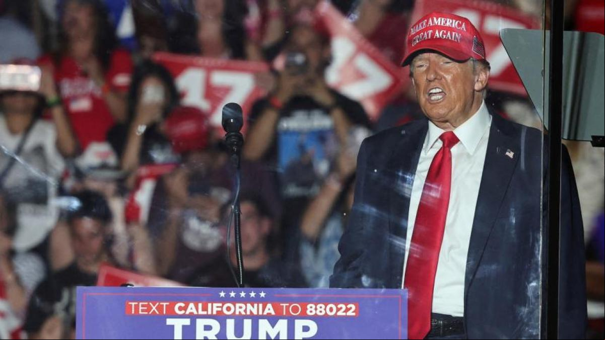 Detenido un hombre armado cerca de un mitin de Donald Trump