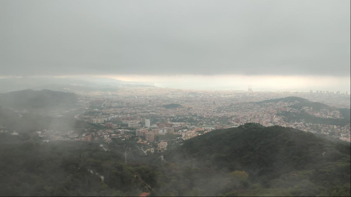 El Tibidabo, gran mirador de niebla y tormentas El Tibidabo, gran mirador de niebla y tormentas