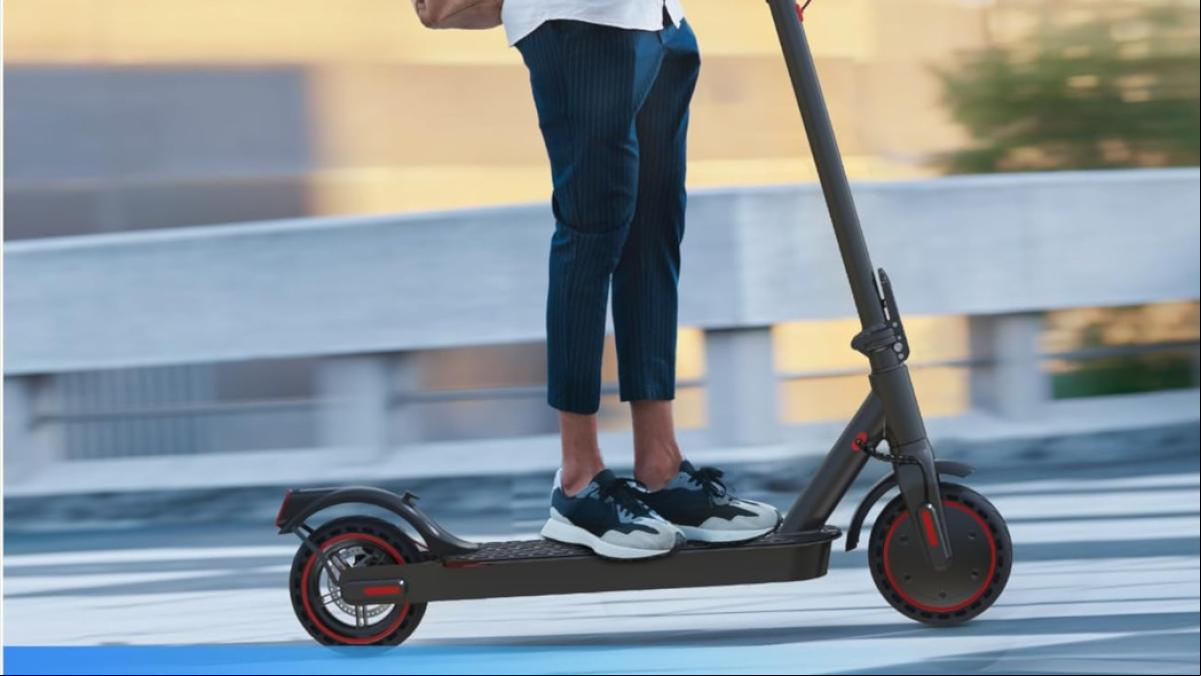Iba en patinete eléctrico, chocó contra una furgoneta y ha cobrado 545.000 euros de indemnización