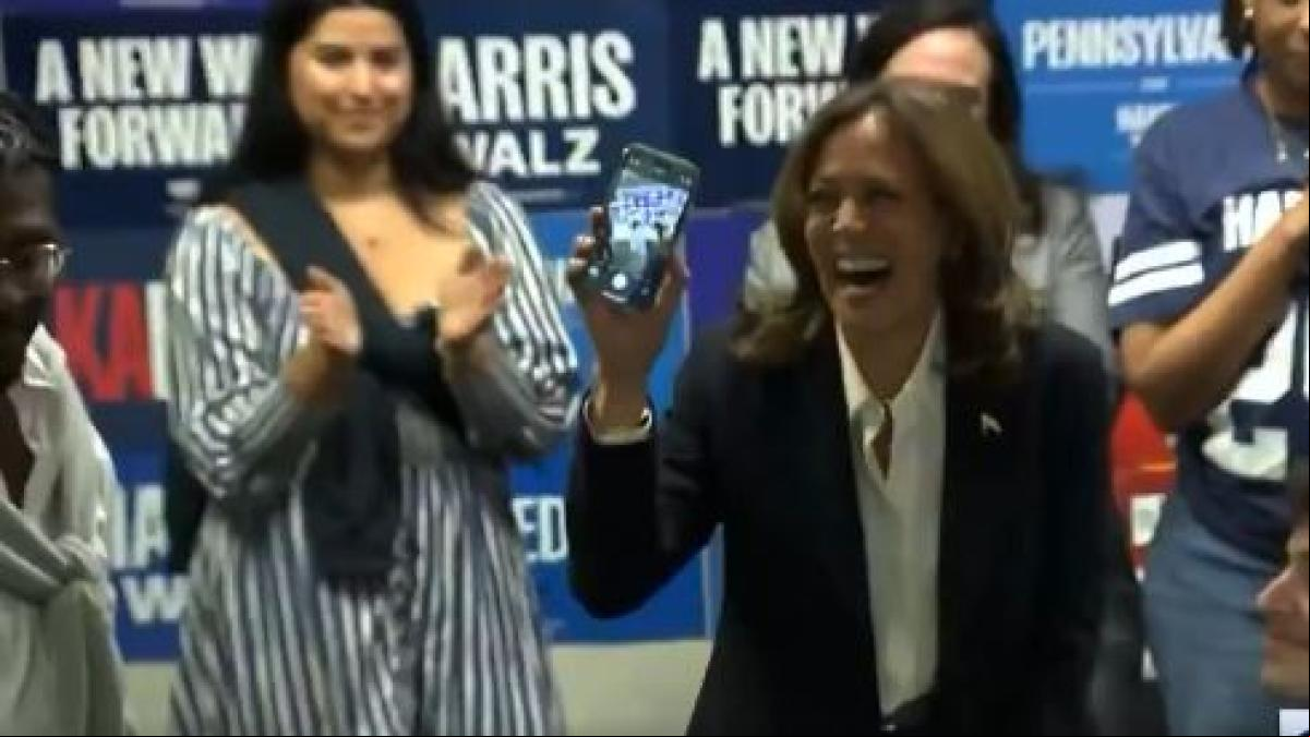 Acusan a Kamala Harris de falsear una llamada de agradecimiento con un votante en plena jornada electoral