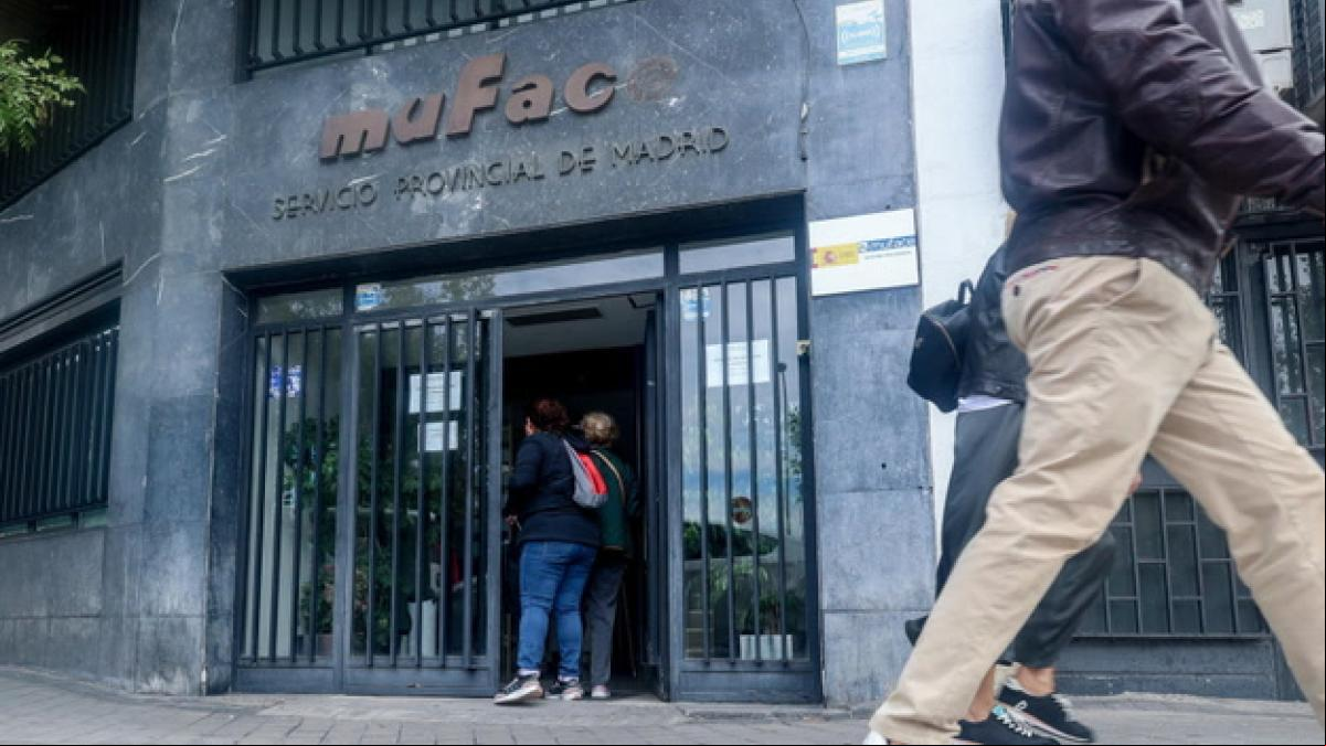 Miles de funcionarios salen a la calle para pedir mejoras y en defensa de Muface