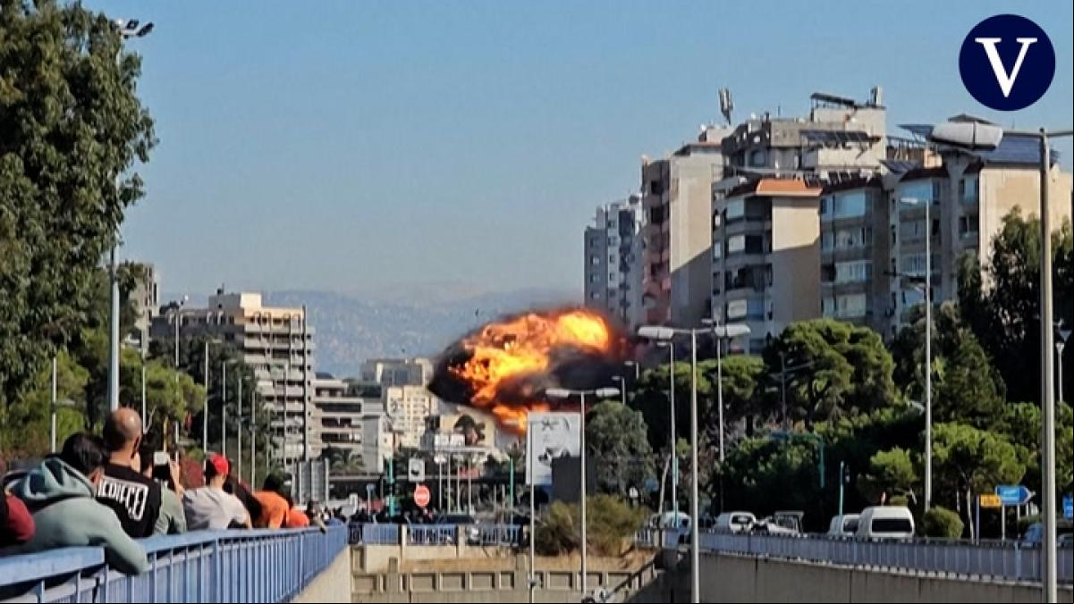 Un fotógrafo de AFP capta el momento en que un misil de Israel destruye un edificio de Beirut