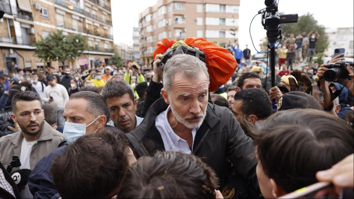 Los reyes visitan Chiva, Utiel y Letur, localidades afectadas por la DANA