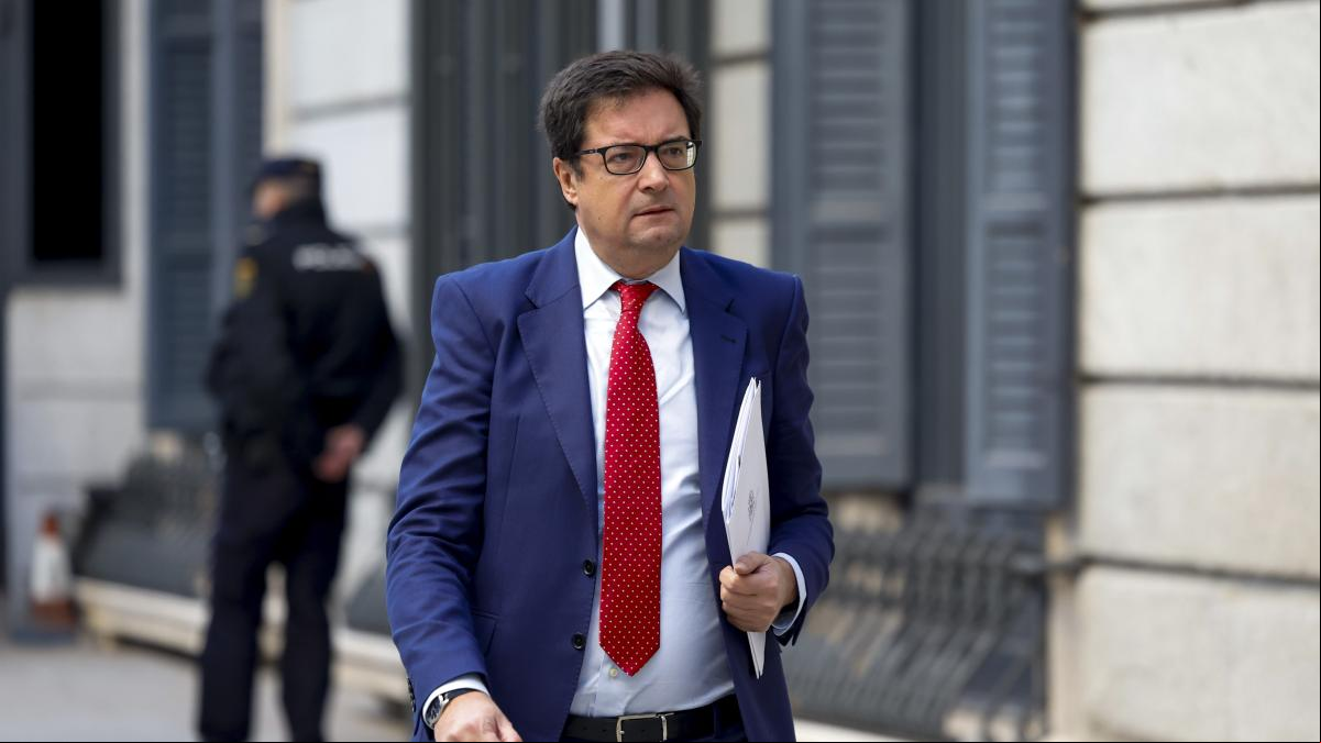 Sánchez mata al ruiseñor Lobato