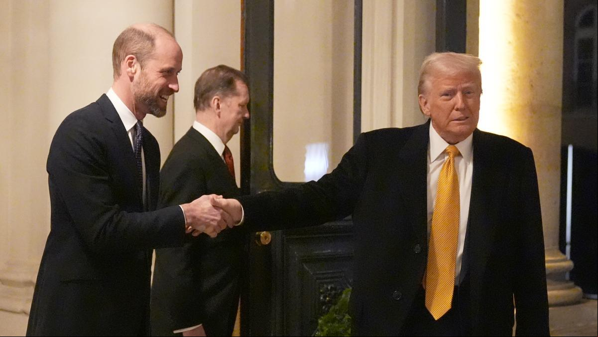 El príncipe Guillermo se reunió en París con Donald Trump