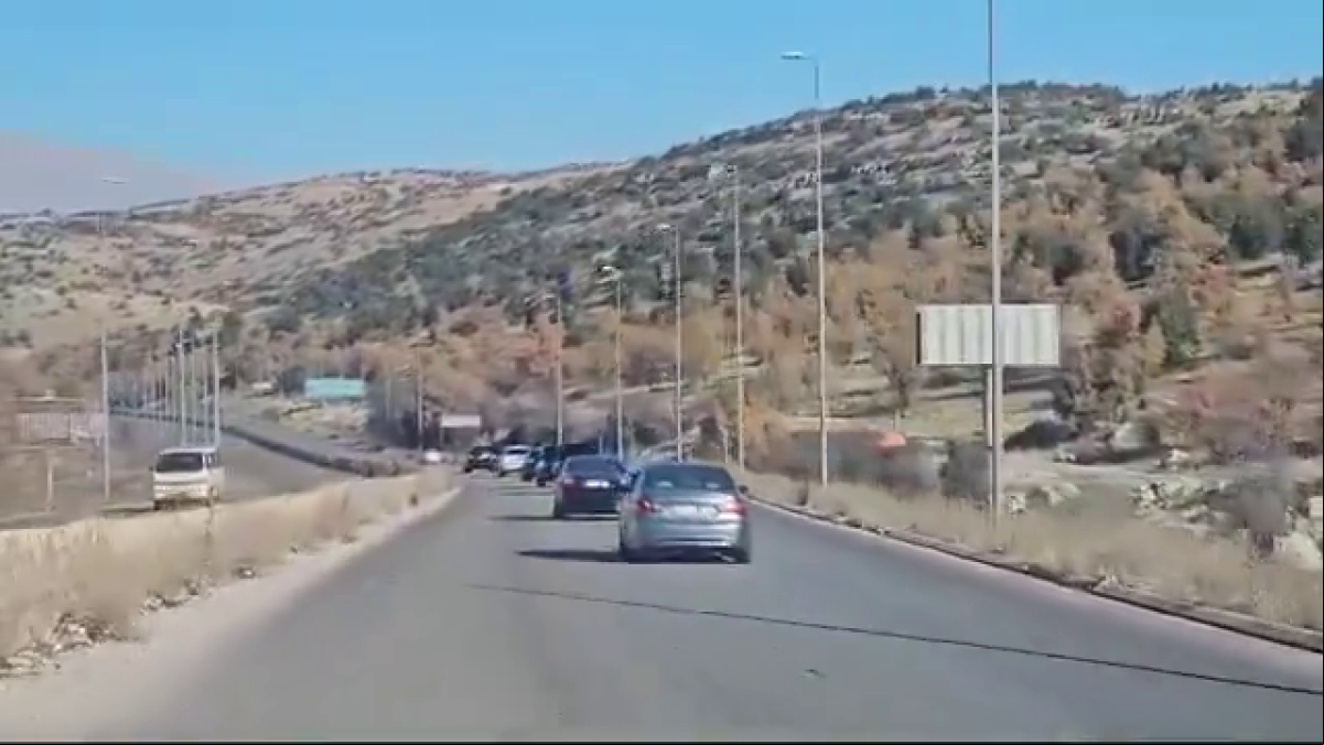 La embajada en Siria evacúa a 26 españoles por la frontera de Líbano