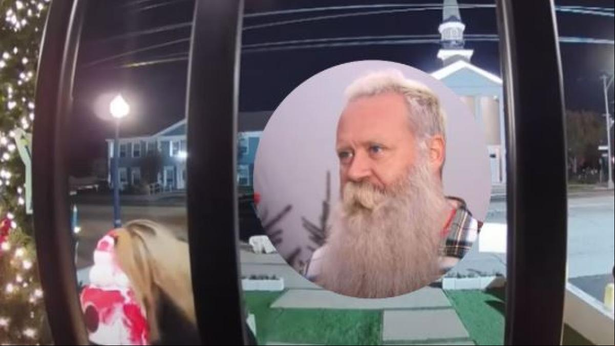 Unos ladrones roban los adornos navideños de un fotógrafo y los devuelven tras arrepentirse: “Todos cometemos errores”