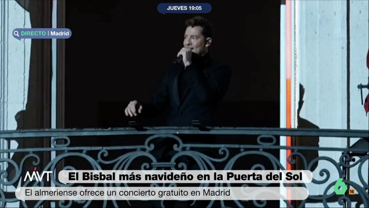 David Bisbal deleita a la Puerta de Sol al ritmo de villancicos