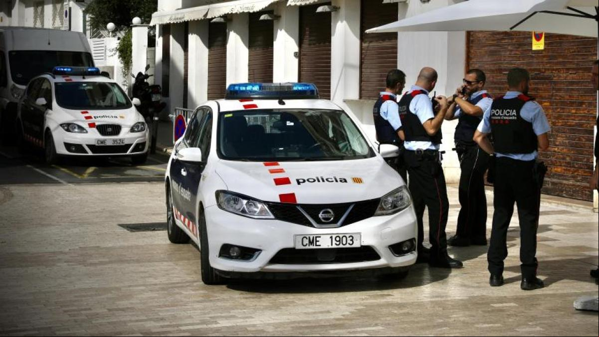 Tres mujeres detenidas en Lloret de Mar por robar con fuerza en domicilios en Catalunya