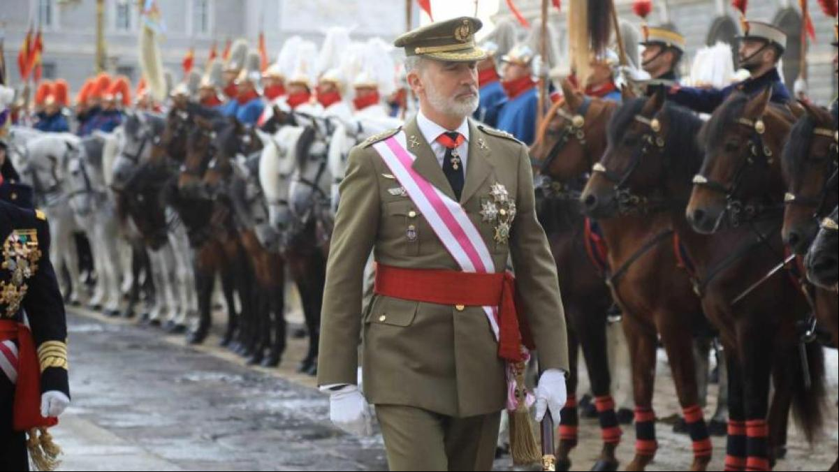 El Rey alienta a los militares desplegados por la DANA: “Queda un largo camino por delante”