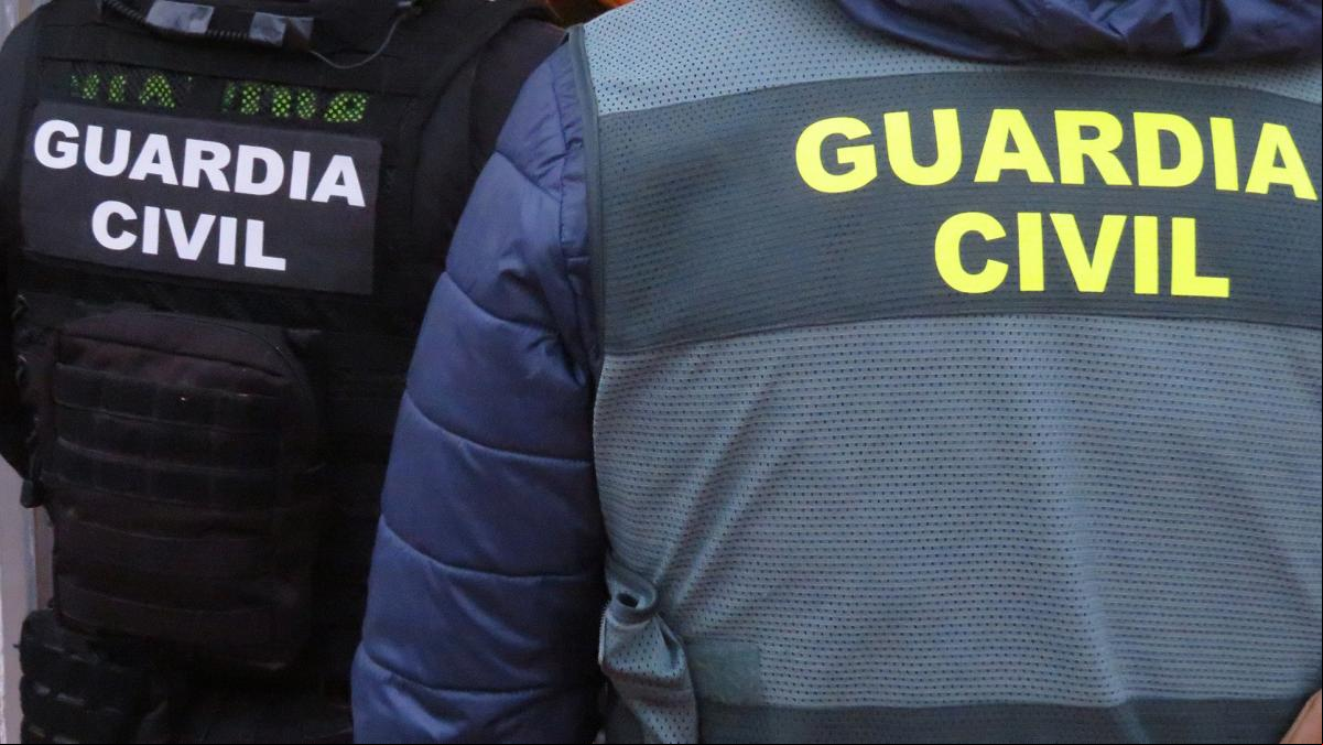 Rescatadas tres personas a bordo de una embarcación a la deriva a una milla de Creixell