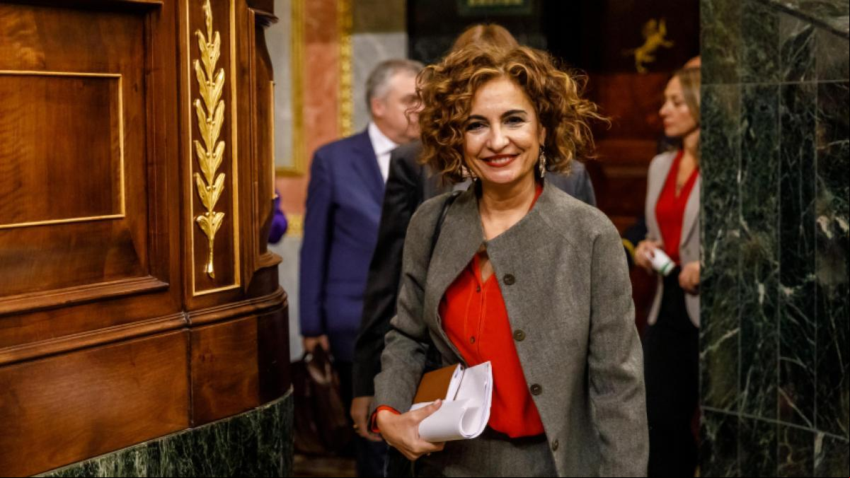 Montero tomará las riendas del PSOE andaluz tras la renuncia de Espadas