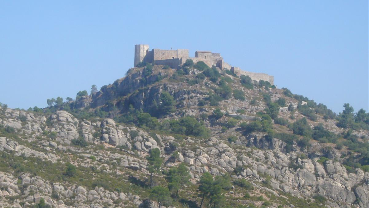 La Pobla de Claramunt alberga uno de los castillos más antiguos y mejor conservados de Catalunya