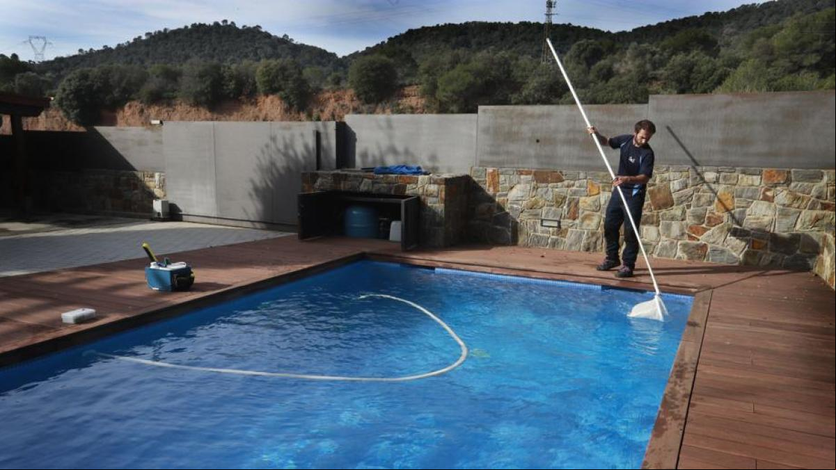 Palafrugell limita la superficie y profundidad de las piscinas