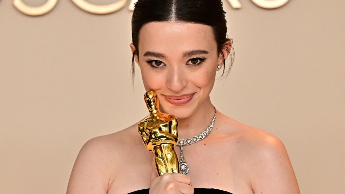 La gran sorpresa de los Oscar: el histórico vestido de Mikey Madison que se inspira en la época dorada de Hollywood