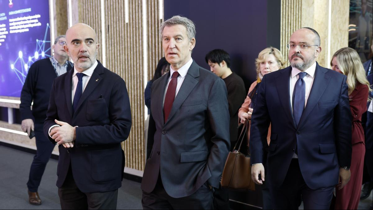 Feijóo amplía su o con el empresariado catalán en una cena con el G-8 de las patronales Feijóo amplía su o con el empresariado catalán en una cena con el G-8 de las patronales