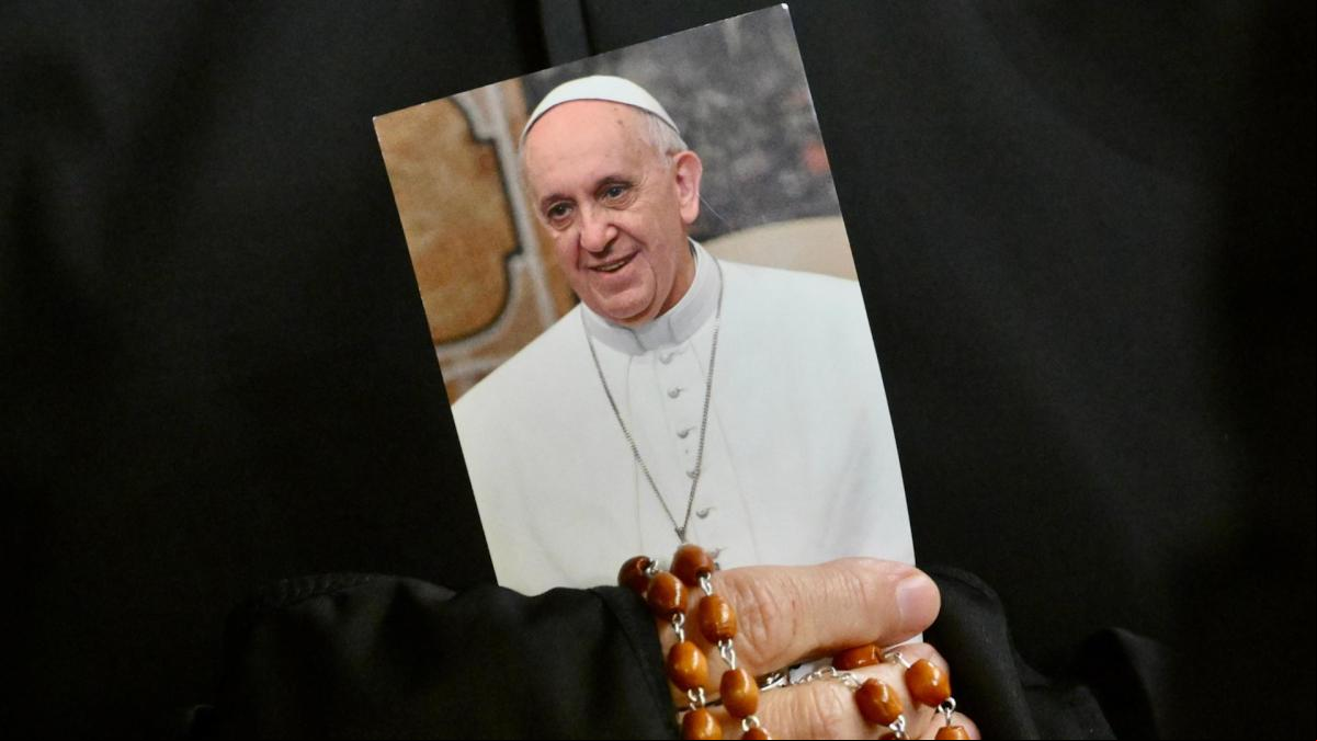 El papa Francisco graba un audio para el rezo del rosario de la plaza de San Pedro