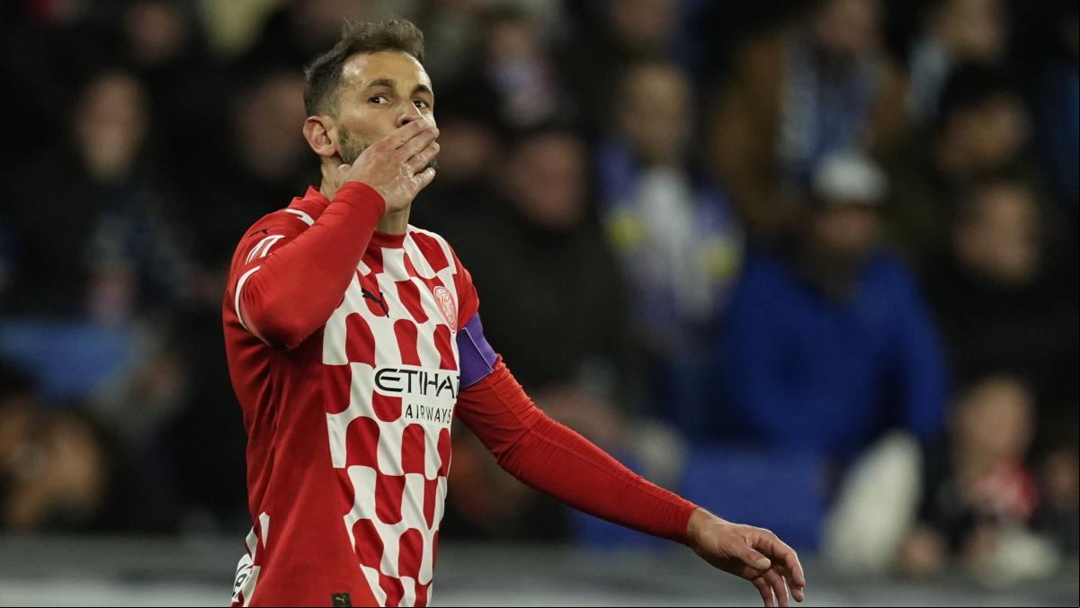 Stuani, salvavidas contra el desastre en Cornellà