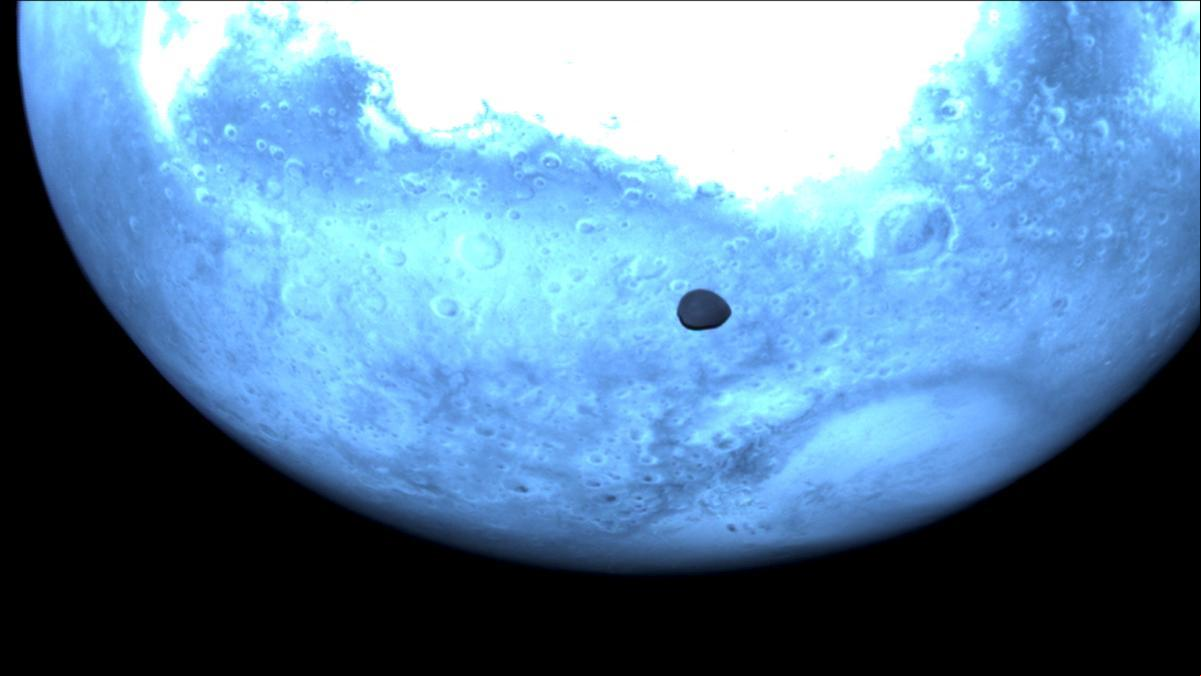 La sonda HERA captura raras imágenes de una luna de Marte